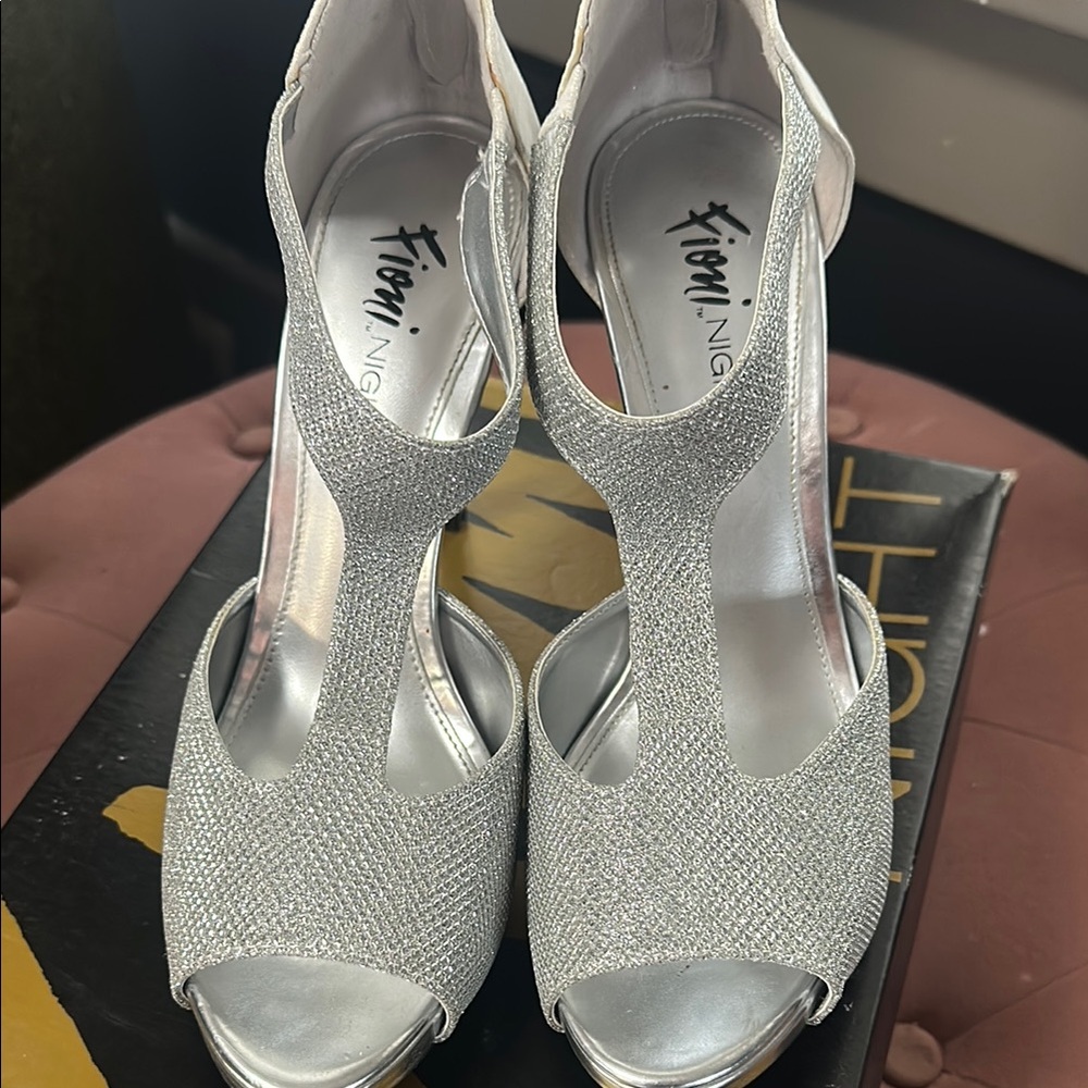 Silver peep toe heels - Picture 4 of 5